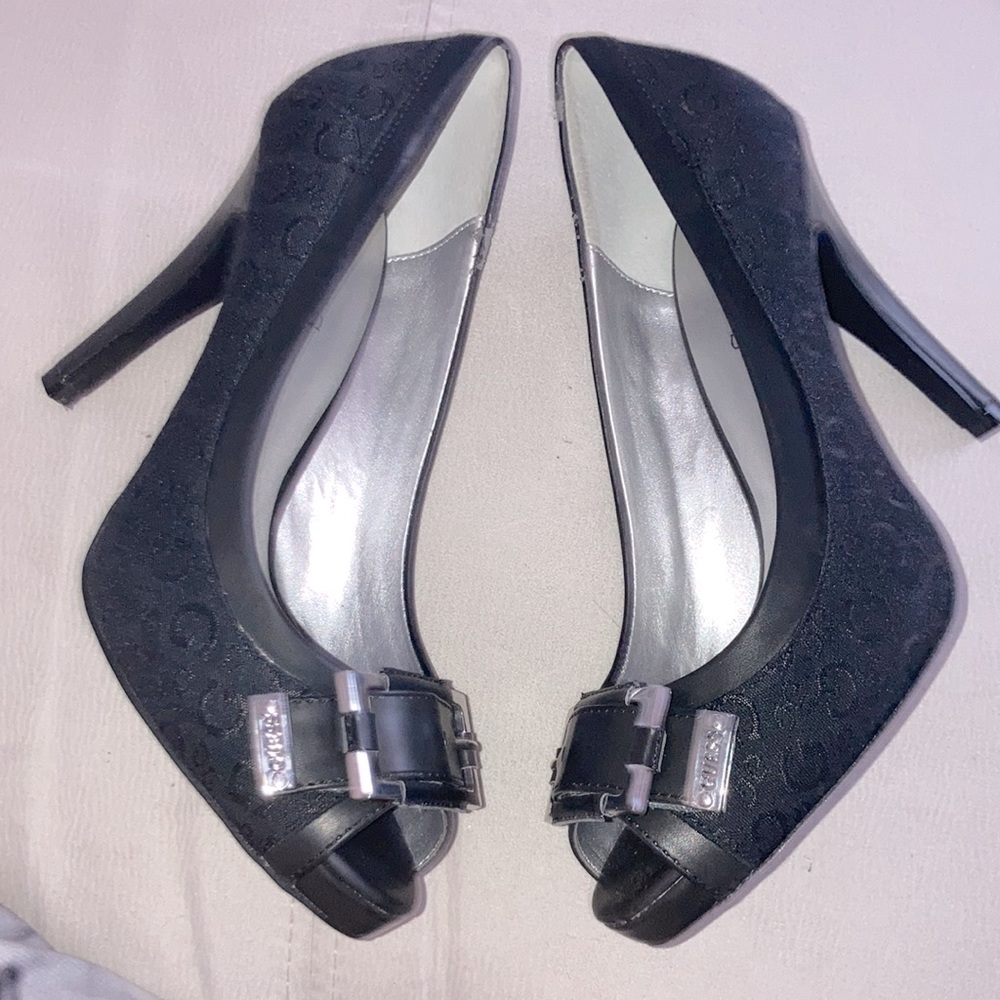 Like new black Guess peep-toe pumps. Heels/sole is excellent shape - Picture 4 of 7